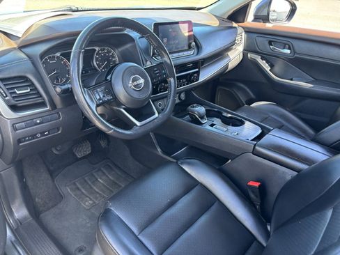 Certified 2023 Nissan Rogue SV w/ SV Premium B Package FWD image 19