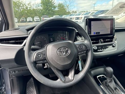 Used 2024 Toyota Corolla LE FWD image 11