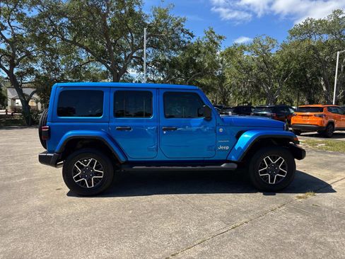 Certified 2024 Jeep Wrangler Unlimited Sahara AWD/4WD image 2