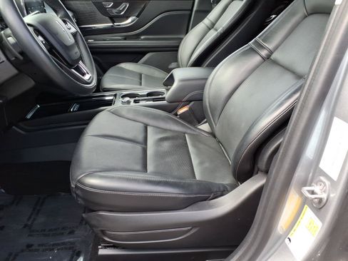Used 2022 Lincoln Corsair AWD w/ Premium Package image 13