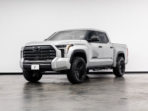 Used 2026 Toyota Tundra SR5 w/ SR5 Convenience Package AWD/4WD image 7