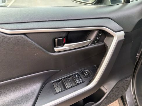 Certified 2022 Toyota RAV4 XLE Premium AWD/4WD image 25