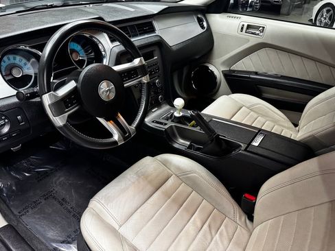 Used 2011 Ford Mustang GT Premium w/ Brembo Brake Pkg RWD image 32