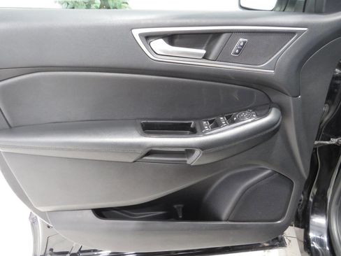 Used 2017 Ford Edge SEL FWD image 25