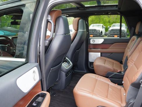 Used 2022 Lincoln Navigator Reserve AWD/4WD image 19