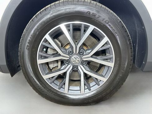Used 2020 Volkswagen Tiguan SE w/ Panoramic Sunroof Package AWD/4WD image 38