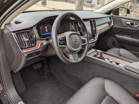 Certified 2025 Volvo V60 B5 Cross Country Plus image 8