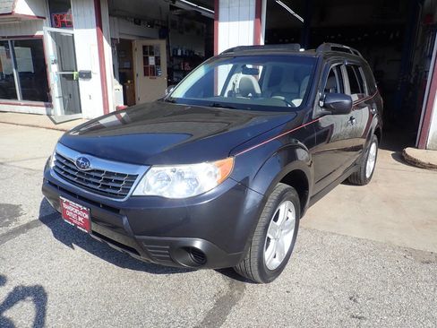 Used 2010 Subaru Forester 2.5X Premium image 2