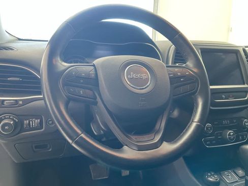 Used 2019 Jeep Cherokee Trailhawk w/ Comfort/Convenience Group AWD/4WD image 14