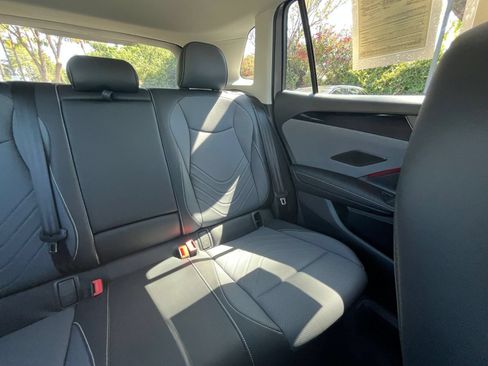 Used 2026 Volkswagen Tiguan SE AWD/4WD image 39
