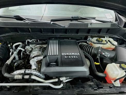 Used 2022 Chevrolet Silverado 1500 RST AWD/4WD image 32