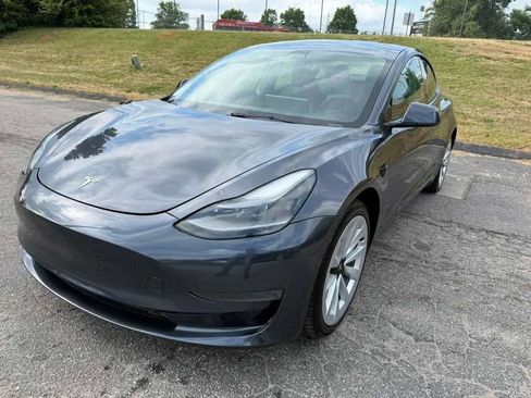Used 2023 Tesla Model 3 Standard Range RWD image 2