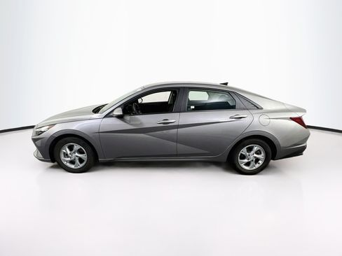 Used 2023 Hyundai Elantra SE FWD image 8