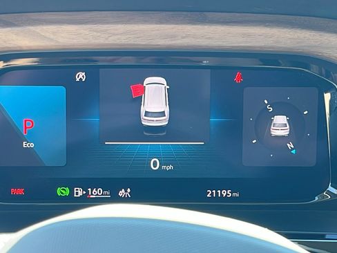 Used 2024 Volkswagen Atlas SE w/ Black Wheel Package image 14