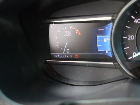 Used 2017 Ford Explorer XLT w/ Equipment Group 201A FWD image 22