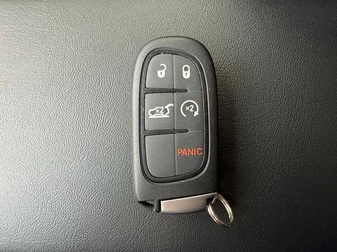 Certified 2023 Jeep Cherokee Altitude Lux w/ Lux Elite Package AWD/4WD image 27