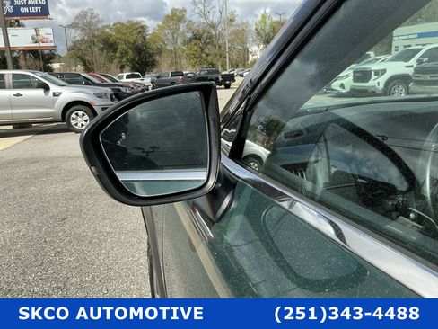 Used 2022 Nissan Pathfinder SL w/ SL Black Package image 10