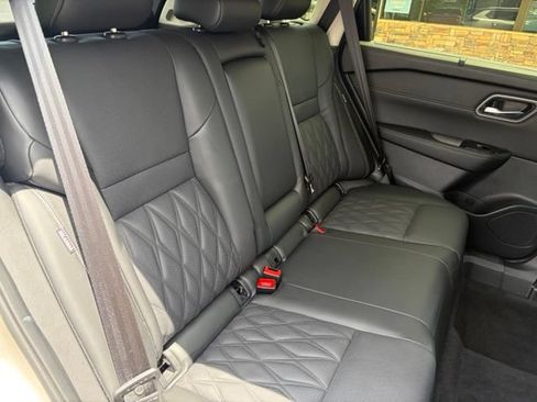 Used 2025 Nissan Rogue Platinum w/ Tech Package AWD/4WD image 38
