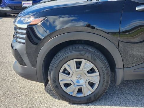 Certified 2025 Nissan Kicks S image 5