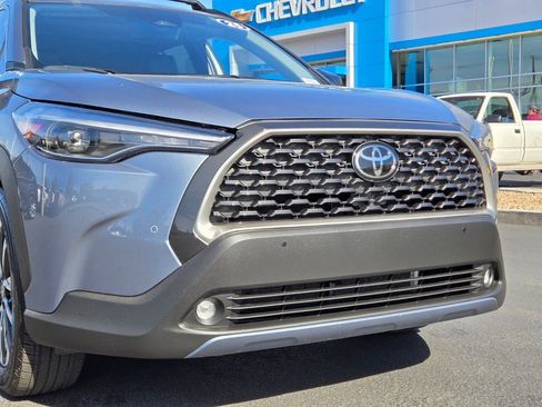 Used 2025 Toyota Corolla Cross XLE w/ Convenience Package AWD/4WD image 8