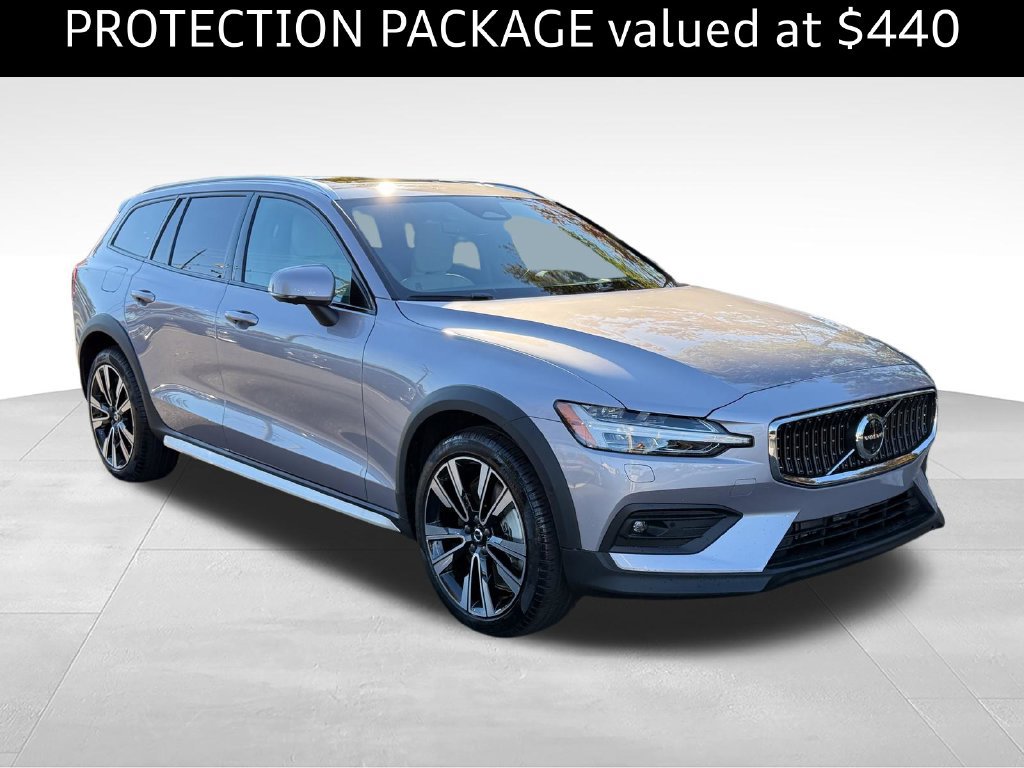 Used 2026 Volvo V60 B5 Cross Country Ultra w/ Climate Package AWD/4WD image 4