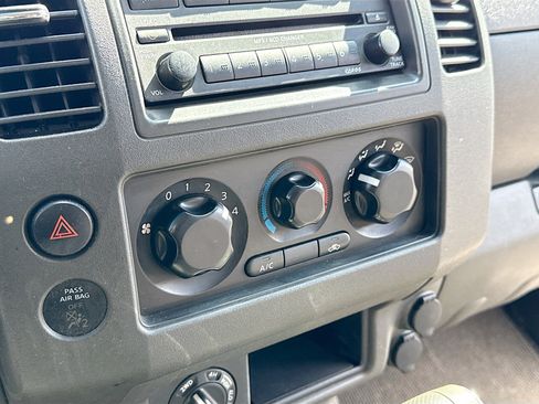 Used 2006 Nissan Frontier LE w/ (H01) Audio Pkg image 10