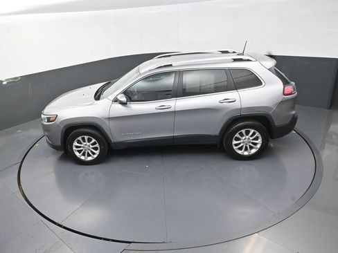 Used 2019 Jeep Cherokee Latitude w/ Popular Appearance Group AWD/4WD image 16