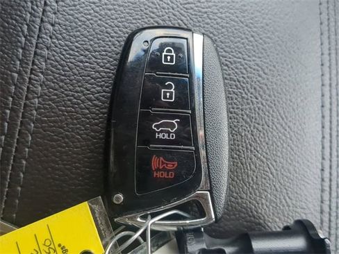 Used 2017 Hyundai Santa Fe Sport image 29