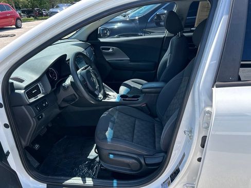 Used 2019 Kia Niro LX FWD image 15