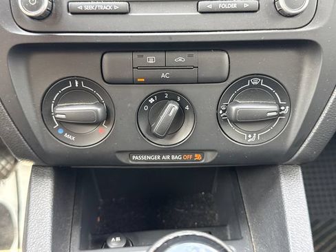 Used 2012 Volkswagen Jetta S FWD image 25