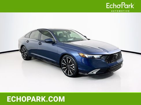 Used 2025 Honda Accord Touring image 1