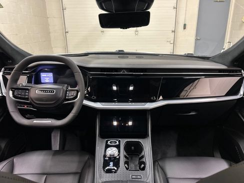 Used 2024 Jeep Wagoneer Launch Edition AWD/4WD image 16