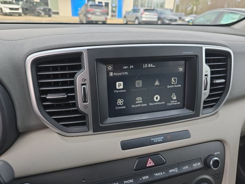 Used 2017 Kia Sportage EX image 19