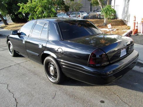 Used 2011 Ford Crown Victoria Police Interceptor image 5