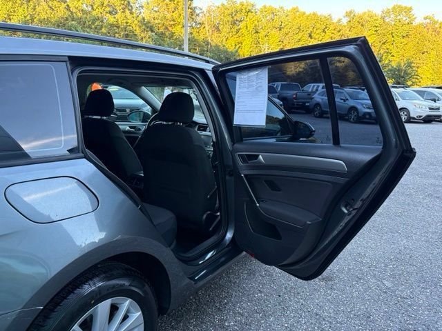 Used 2016 Volkswagen Golf S FWD image 26