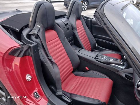 Used 2018 FIAT 124 Spider Abarth w/ Convenience Group image 17