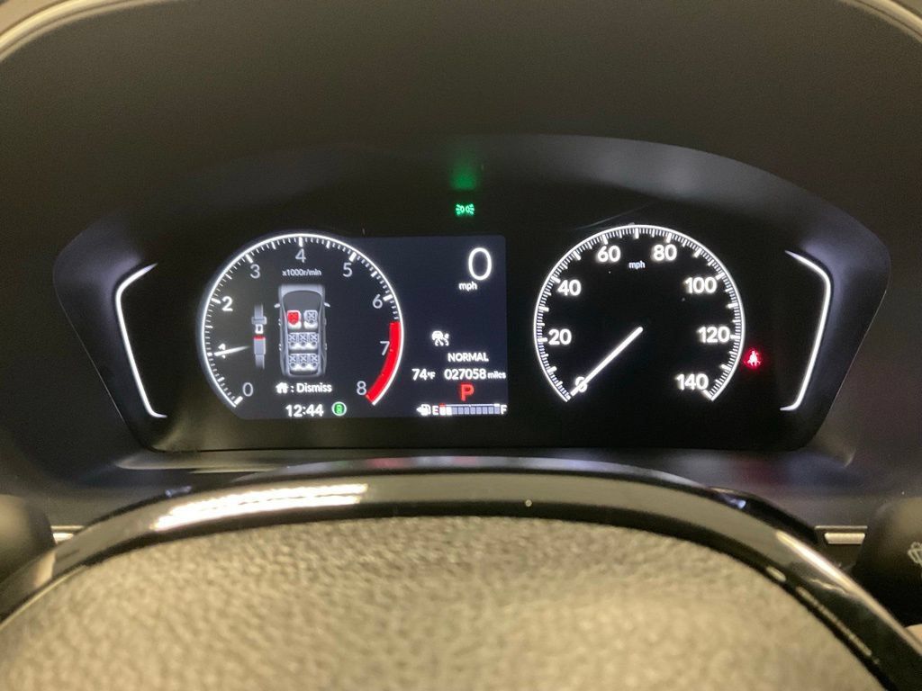 Used 2025 Honda Pilot Touring image 2