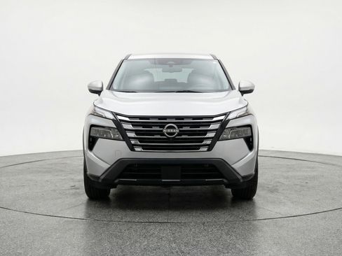 Used 2025 Nissan Rogue SV FWD image 2