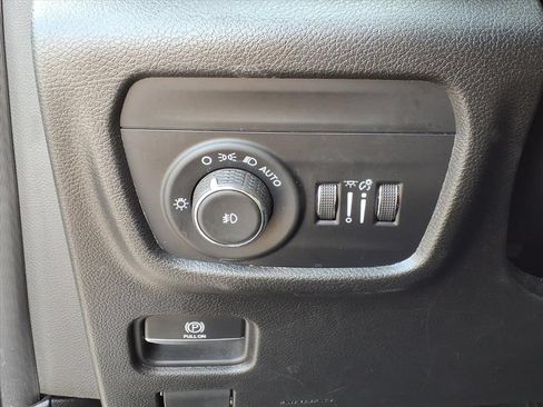Used 2023 Jeep Grand Cherokee L Limited AWD/4WD image 21