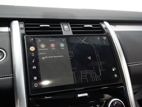 Used 2024 Land Rover Discovery Dynamic SE image 24