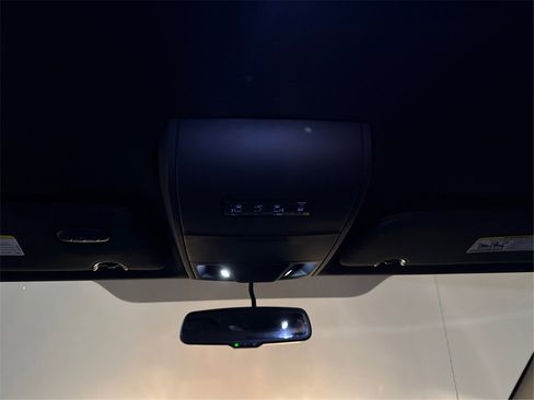 Used 2017 Dodge Grand Caravan GT image 36