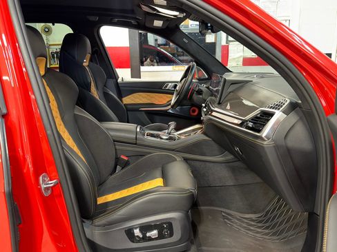 Used 2024 BMW X5 M Competition w/ Executive Package image 15
