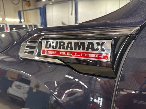 Used 2024 GMC Sierra 3500 SLT w/ SLT Convenience Package image 13