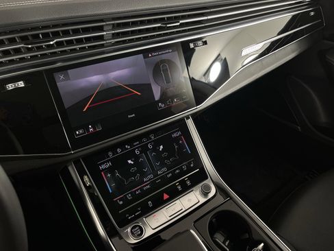 Used 2023 Audi Q8 Prestige image 14