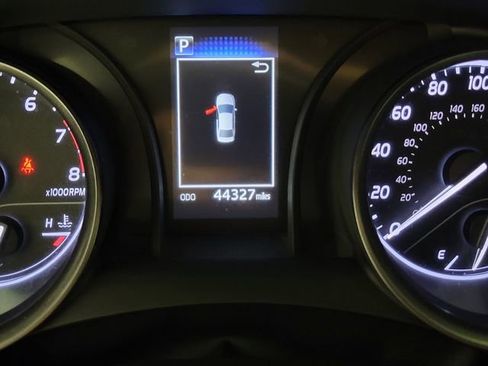 Used 2024 Toyota Camry SE FWD image 2