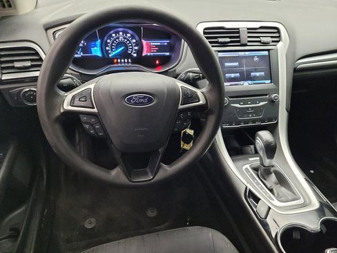 Used 2014 Ford Fusion SE FWD image 22