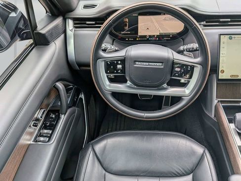 Used 2025 Land Rover Range Rover Long Wheelbase Autobiography AWD/4WD image 16