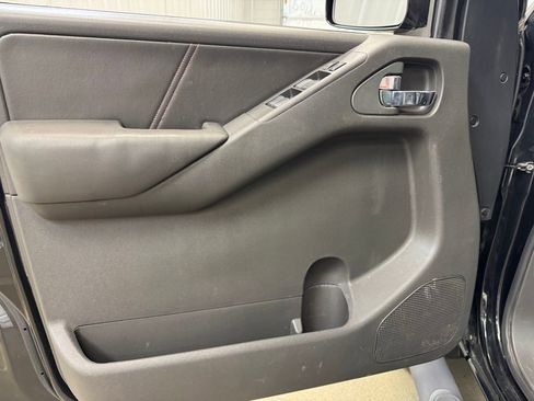 Used 2012 Nissan Frontier PRO-4X w/ Pro-4x Luxury Pkg image 9