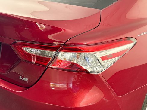 Used 2020 Toyota Camry LE FWD image 33