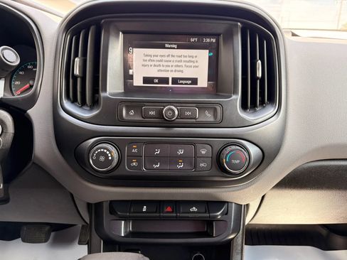 Used 2018 Chevrolet Colorado W/T w/ WT Convenience Package RWD image 19